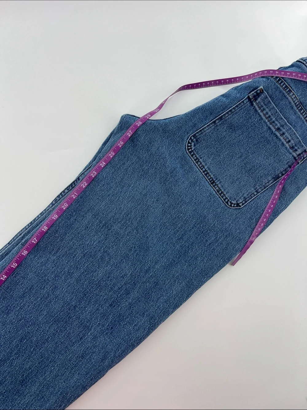 Hollister Classic Straight Leg Jeans in Medium Blue Wash staple classic skater